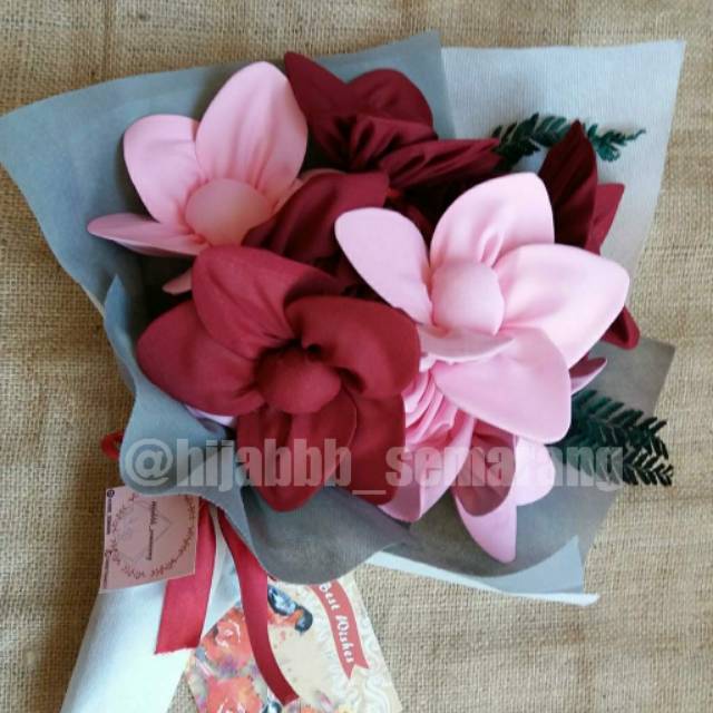 

BUKET HIJAB/KADO ULANG TAHUN/KADO/GIFT ANNIVERSARY/KADO HARI IBU/SOUVENIR/KADO WISUDA/WRAPPING/GIFT
