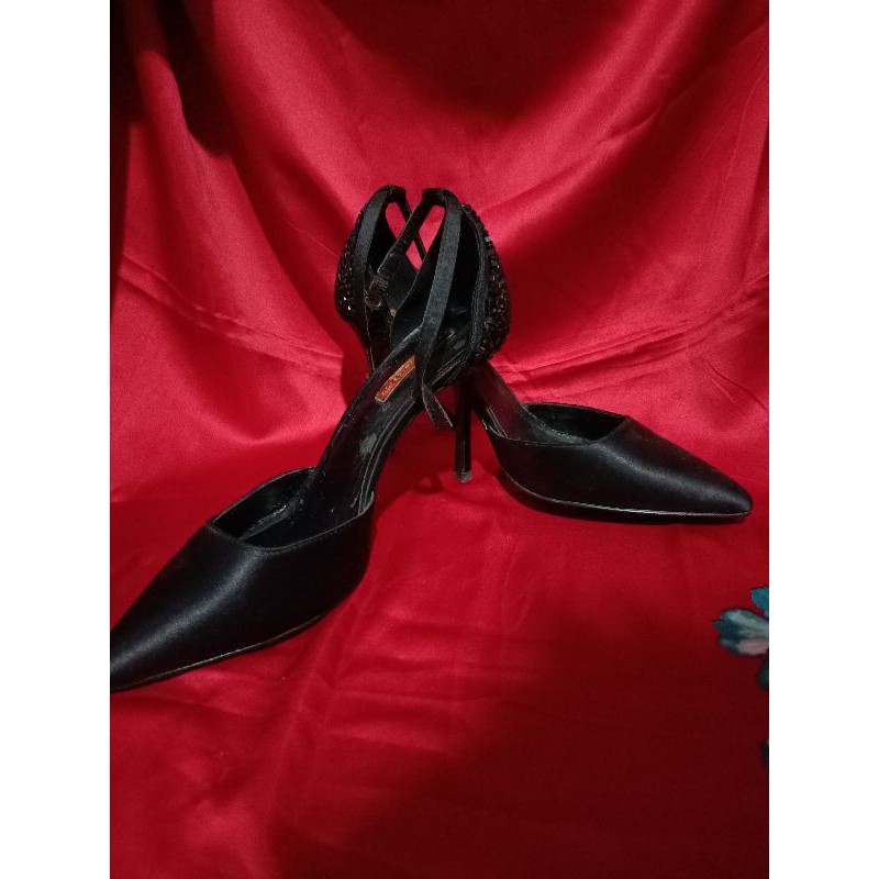 sepatu Charles & Keith preloved