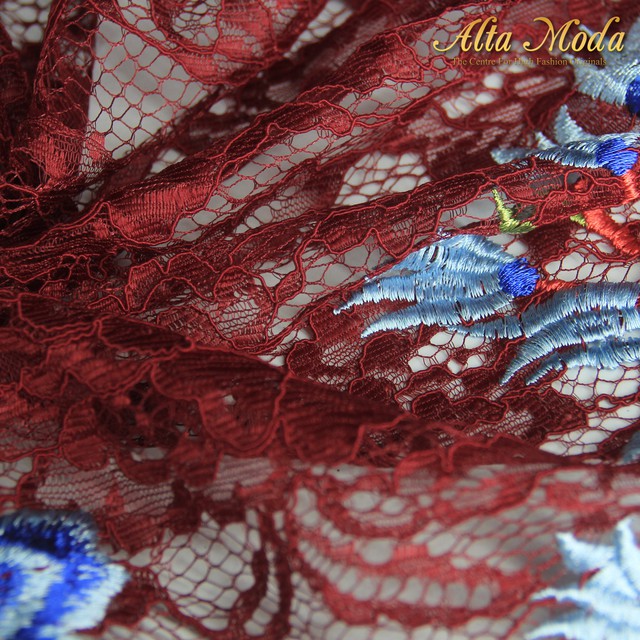 

Alta Moda Brokat Bordir Cornelli Nagita Marun Mawar Biru Gradasi (1M)