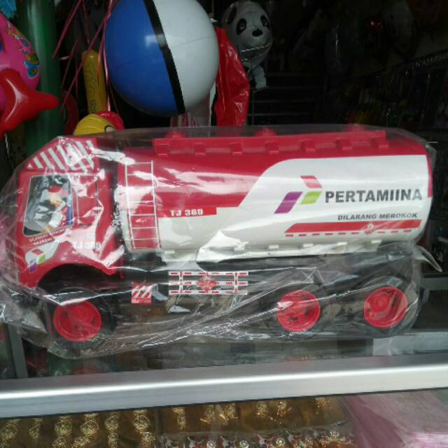 Mainan mobil tangki pertamina