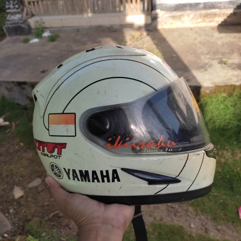 helm yamaha bahan ala2 arai