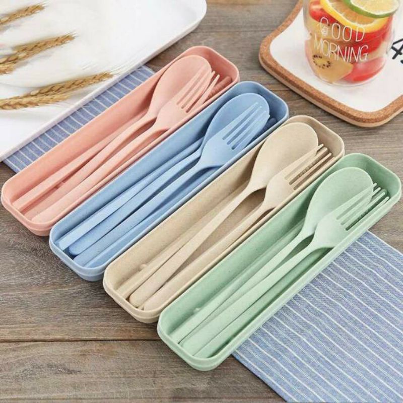 Alat Makan Sendok Sumpit Garpu / Alat Makan Box Korea Travelling Set 3 IN 1 Bahan Plastik