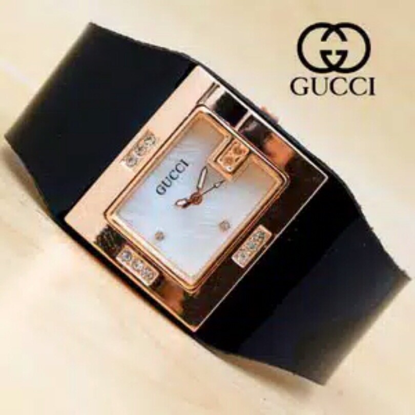 JAM TANGAN GUCCI SYAHRINI PERMATA ,HITAM GU011
