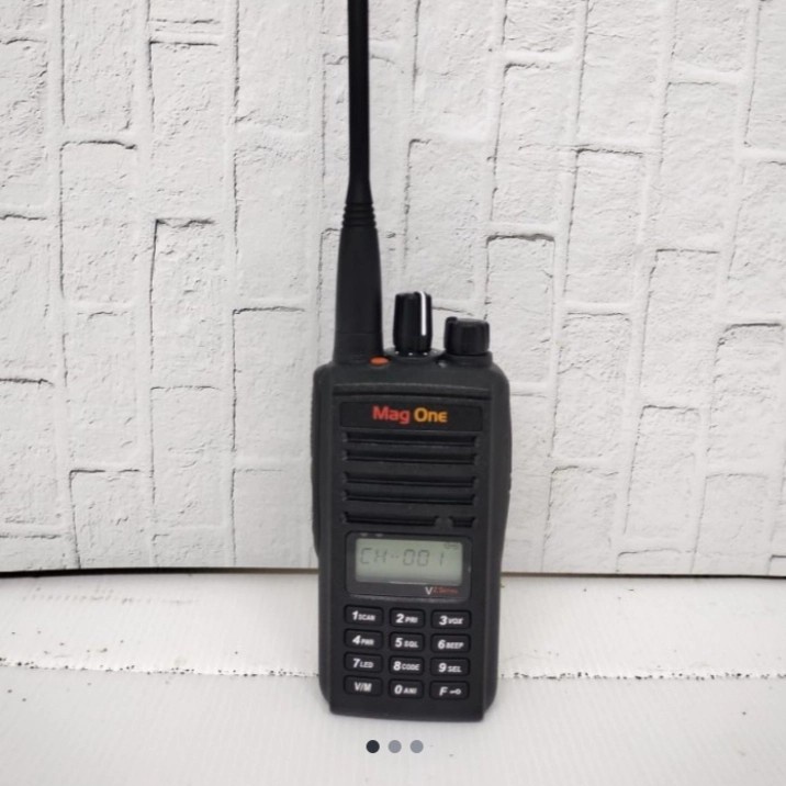 HT HANDY TALKIE MOTOROLA MAG ONE VZ-28