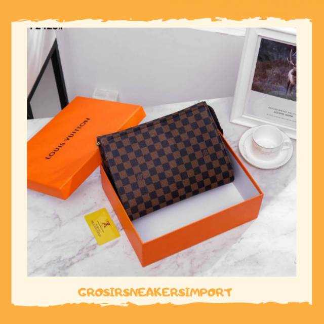 LV Pochette Voyage Handbag F2423