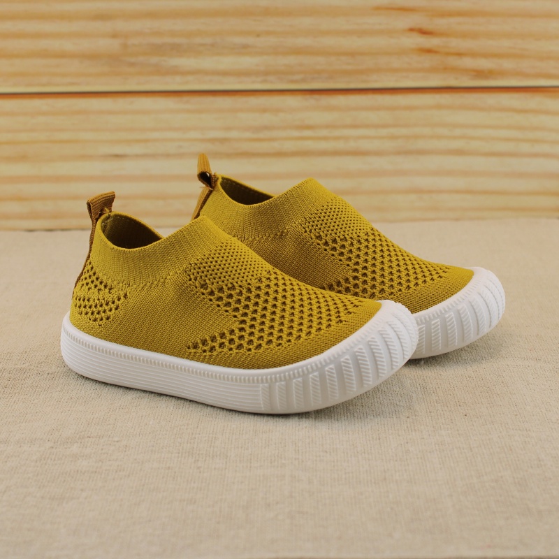 Sepatu Anak Flat Model Slip-On dengan Bahan Breathable dan Hiasan Gambar Flyknit