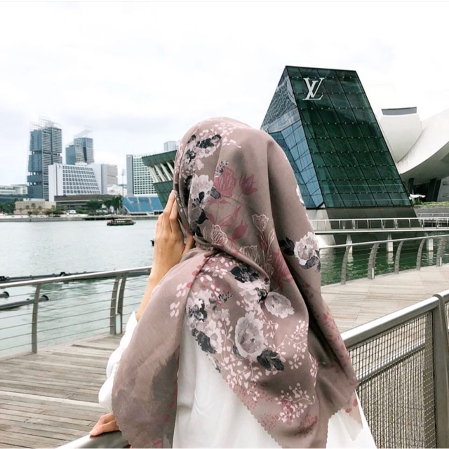 Kuas Scarf Vanilla Hijab