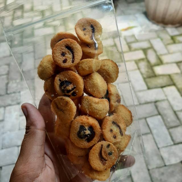 

BOLU KERING SENYUM / KUE SMILE / BOLU SMILE / KUE KERING / JAJANAN / CEMILAN / CAMILAN / JAJAN KILO