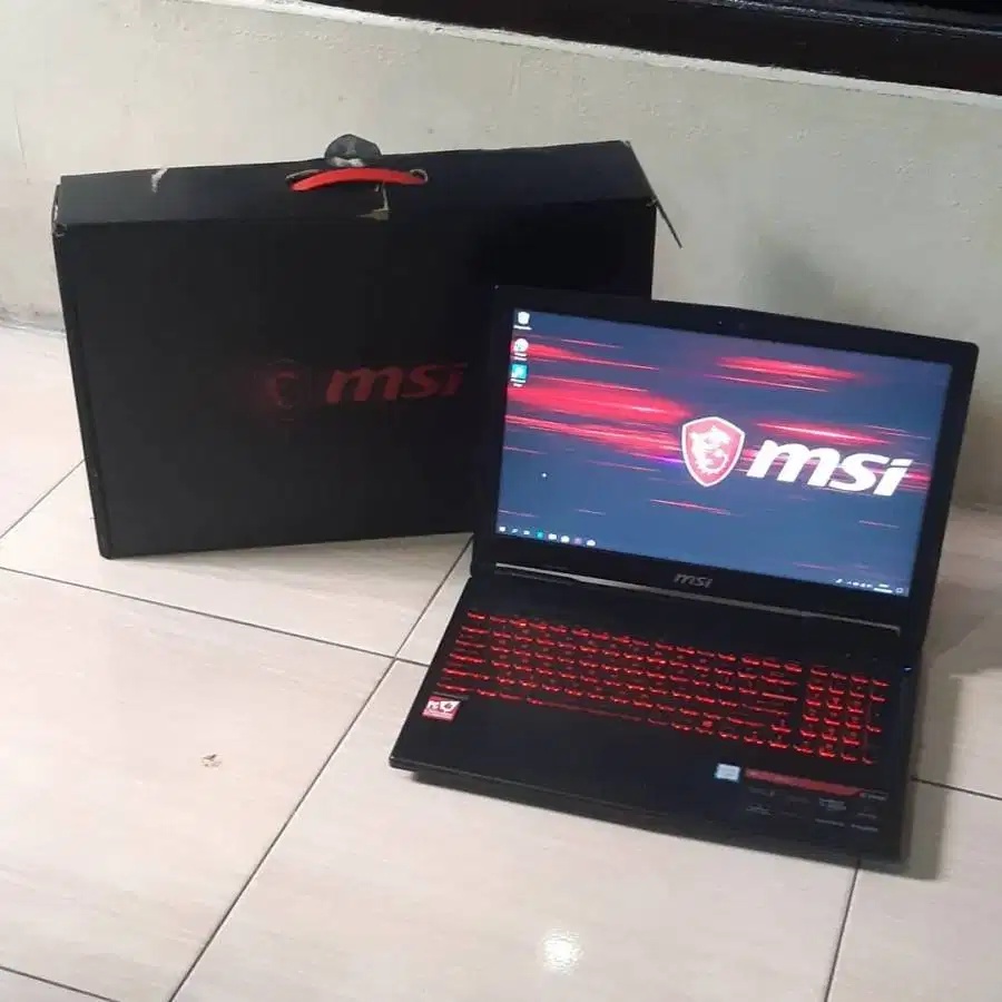 Laptop MSI core i5 gen 8th RAM 8GB HDD 1TB bekas second