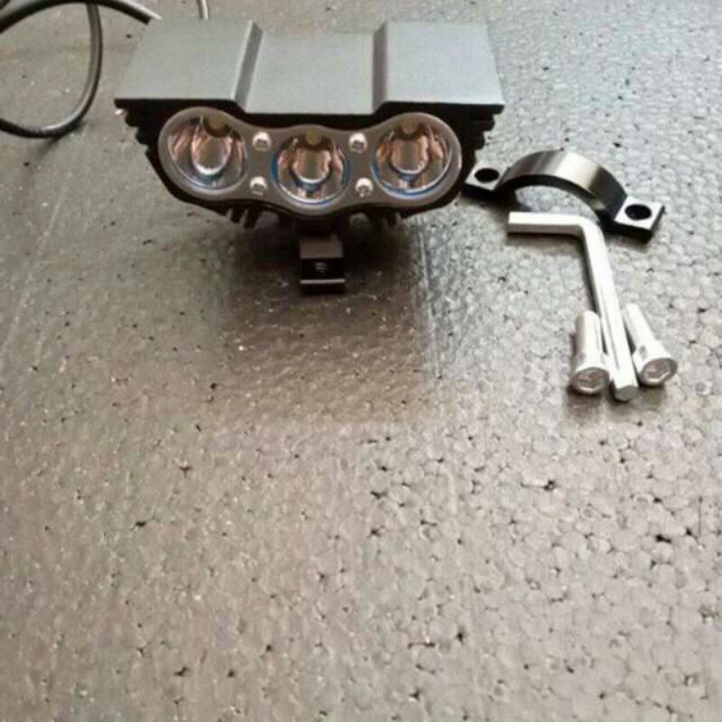 Lampu sorot tembak strobo 3 titik led mobil motor 3 mode