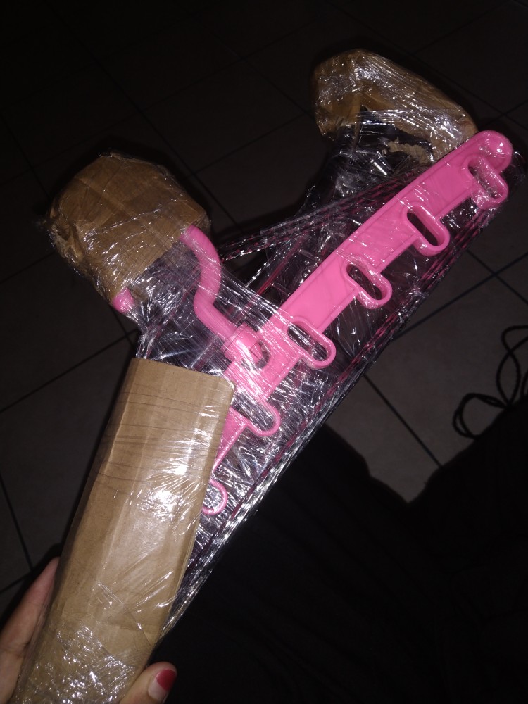 Hanger Baju Lubang 8