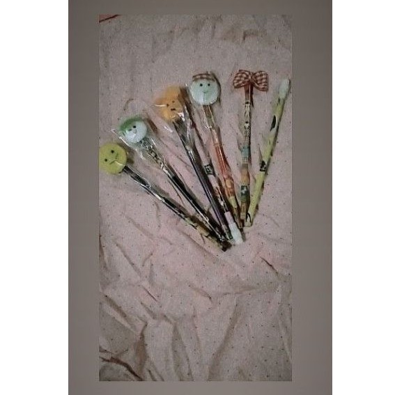

pensil karakter/pensil sekolah