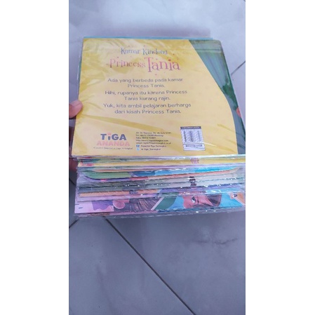 

Paket buku 1 kg