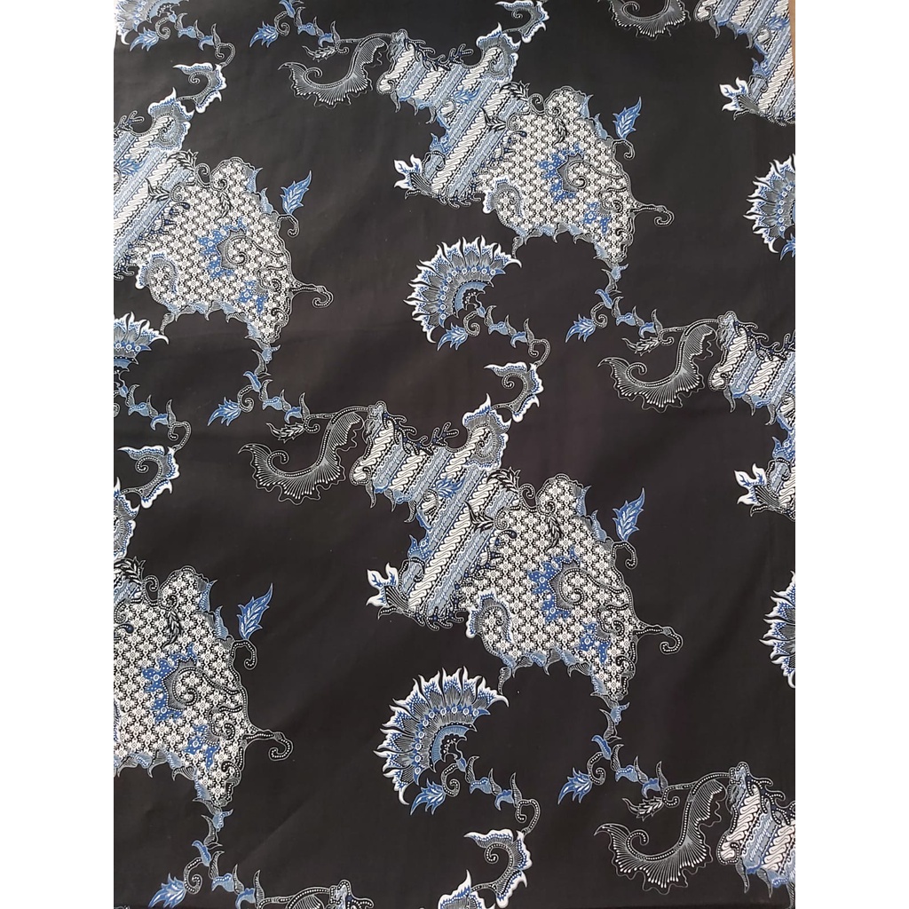 Kain Batik Motif Bunga Warna Hitam Merk Dewi Windradi Meteran