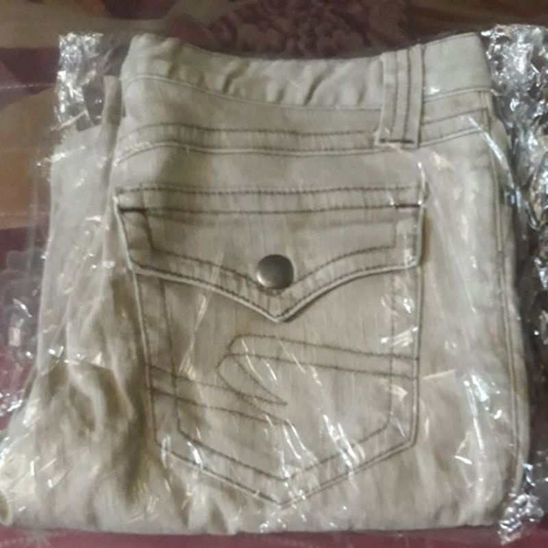 Elvence Jeans Semi Cutbray Preloved