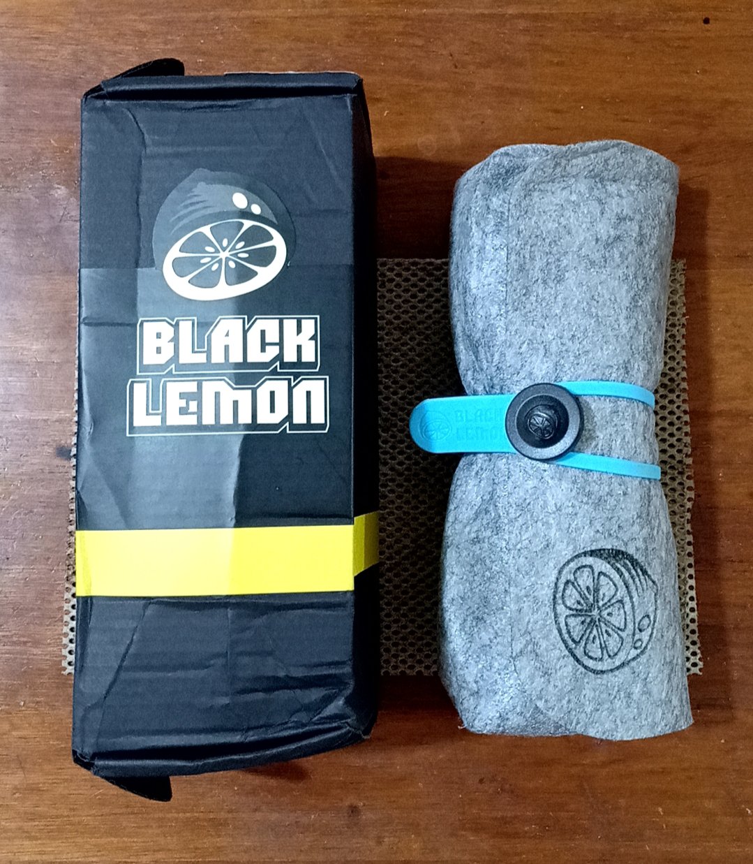Mini Pocket Umbrella / Payung Lipat Super Mini Merk Black Lemon