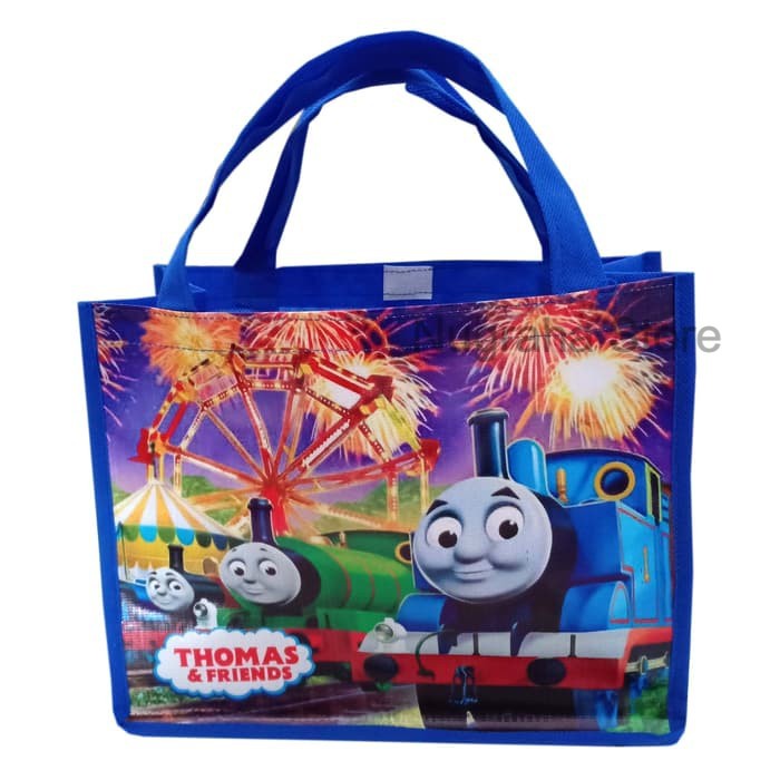 

Tas Karakter Thomas | Tas Souvenir, Tas Hadiah, Tas Bingkisan Ulang Tahun Anak, Goodie Bag | Edisi Karakter Lucu