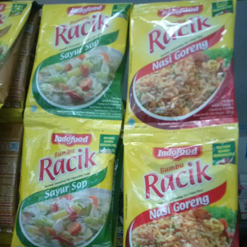 Bumbu racik Indofood ayam, ikan goreng, sayur asem, tempe goreng, nasi goreng, tumis