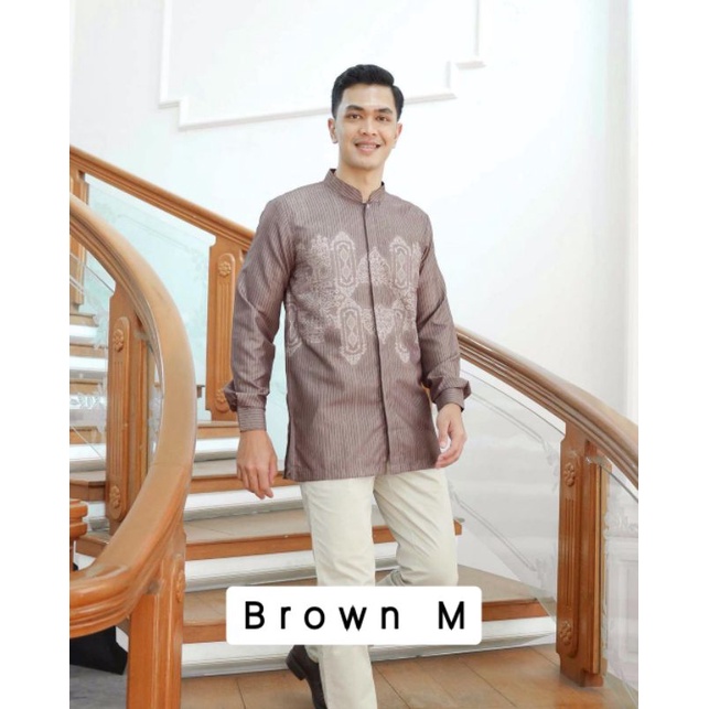 Griffin Shirt Maroon dan Kayangan Koko Brown M ( Ready)