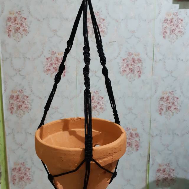 Gantungan pot tali kur