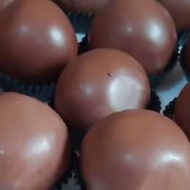 

Bola-bola coklat