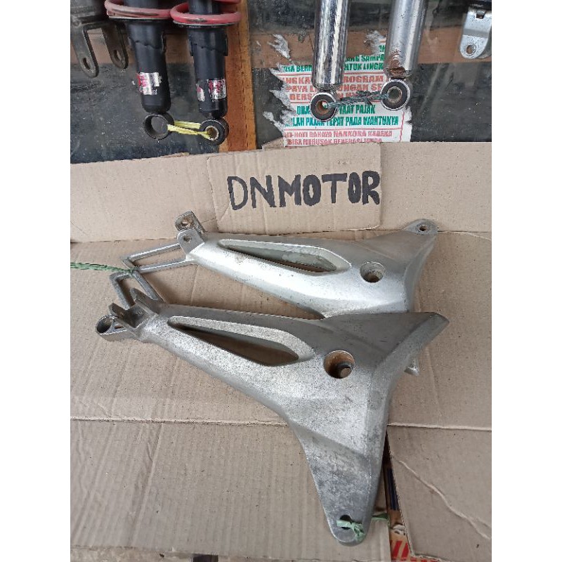 (ori) copotan dudukan foot step belakang supra fit new