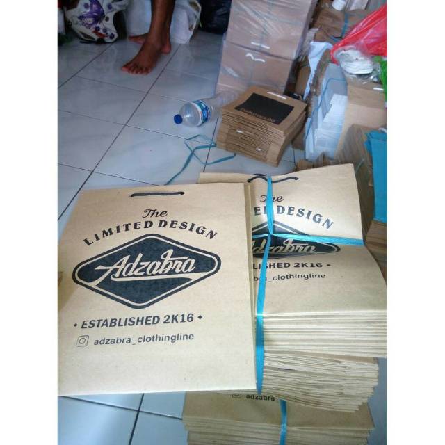 

tas kertas paperbag souvenir paper bag sablon murah meriah