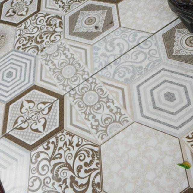 Lady Rose Sprei King (180x200) Dengan 2 Bantal - Monstera