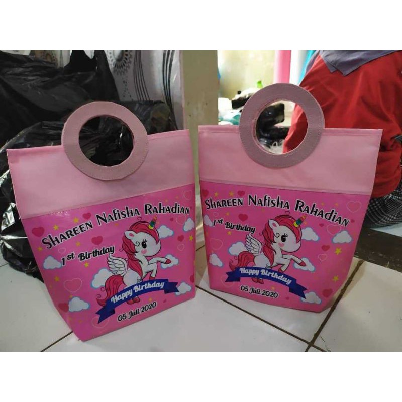 

Tas Souvenir Ultah Pegangan Bulat Murah