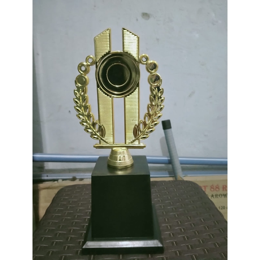 

piala lomba / pusat piala / grosir piala / figur17