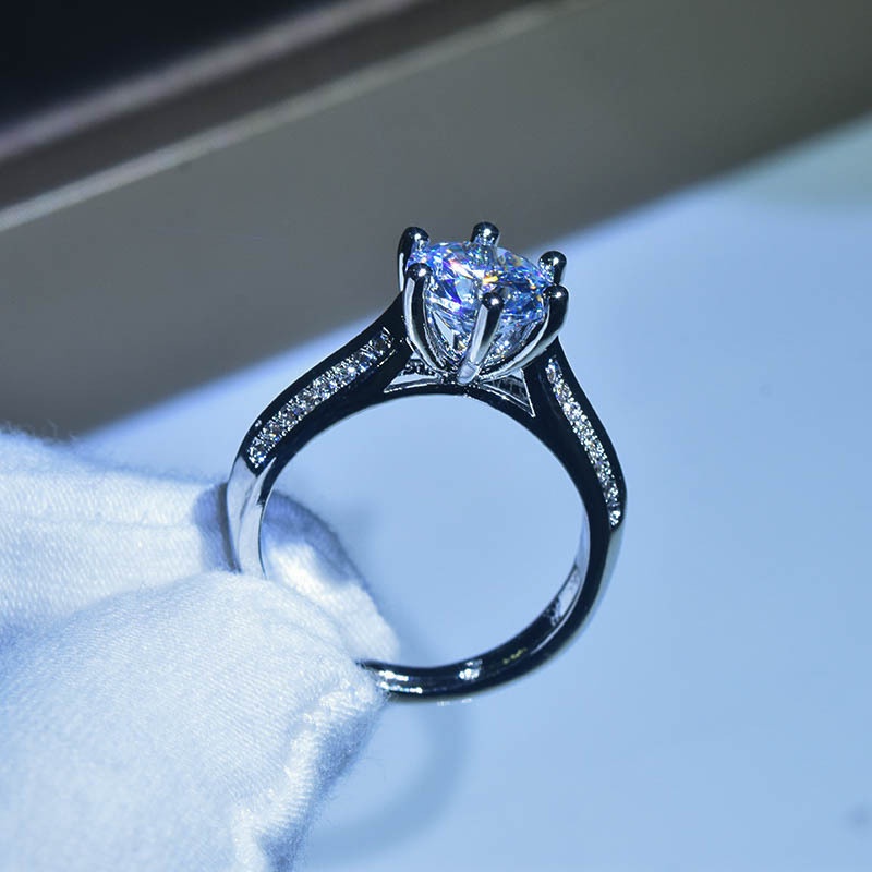 Fashion Pt950 Diamond Ring Elegant Ring