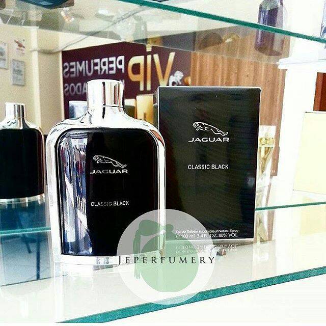 Jaguar Classic Black