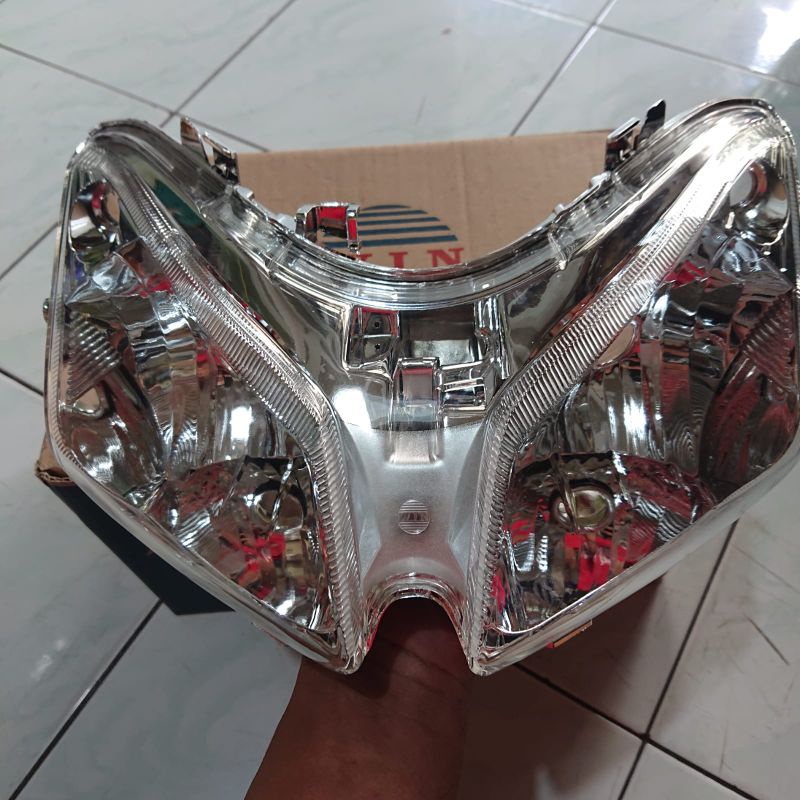 lampu depan Vario 110 old karbu 1 set plus reflektor merk win