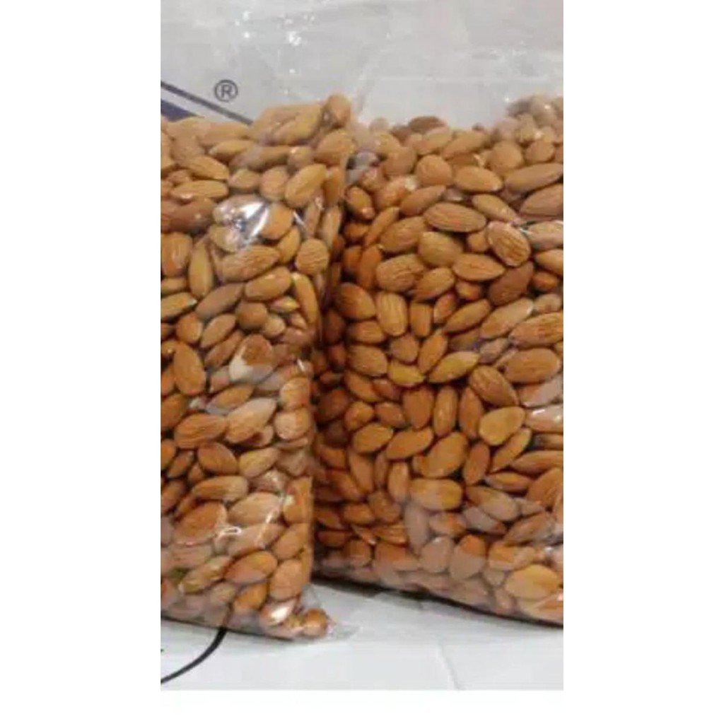 

Kacang Almon Mentah Kupas Premium California 500Gr Titanium.Store1