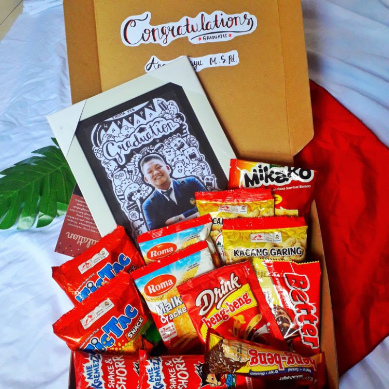 

custom gift box isi doodle dan snack