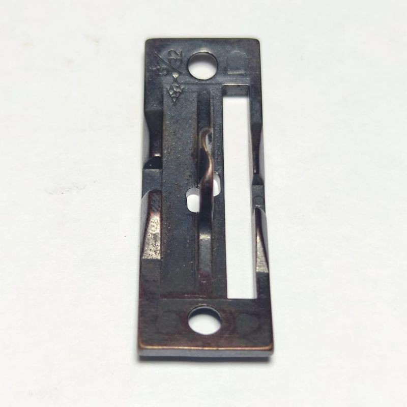 Needle Plate / Plat Mesin Jahit Tungku 820