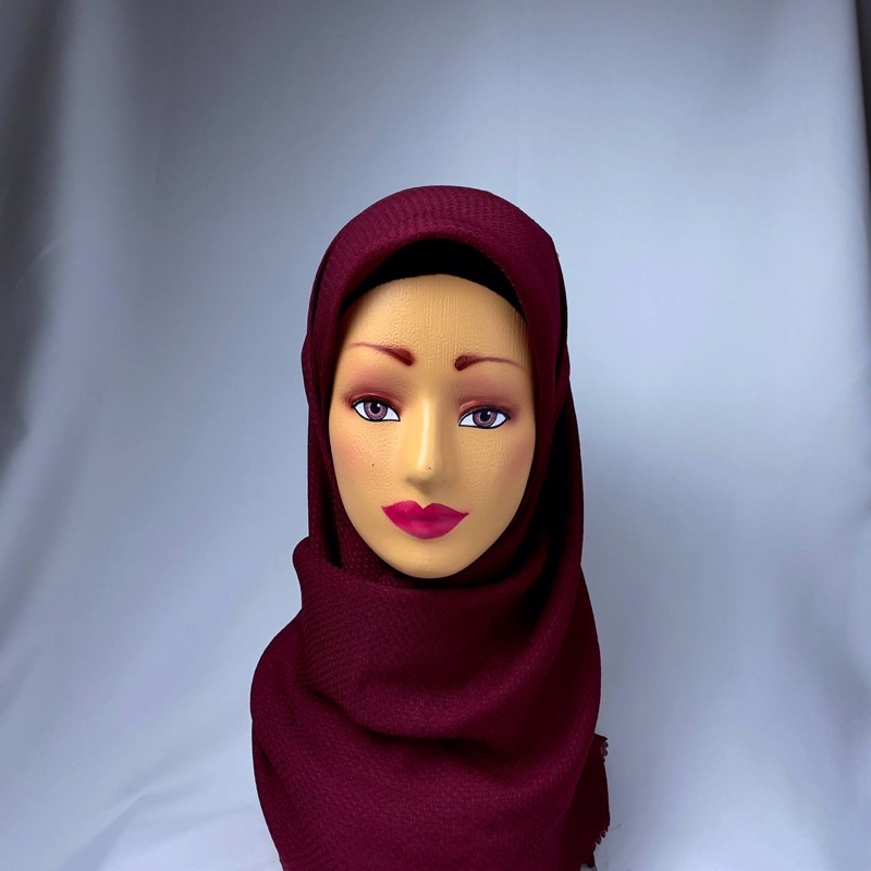 Kerudung segi empat polos merah / kerudung rubicon lasercut murah / hijab segiempat