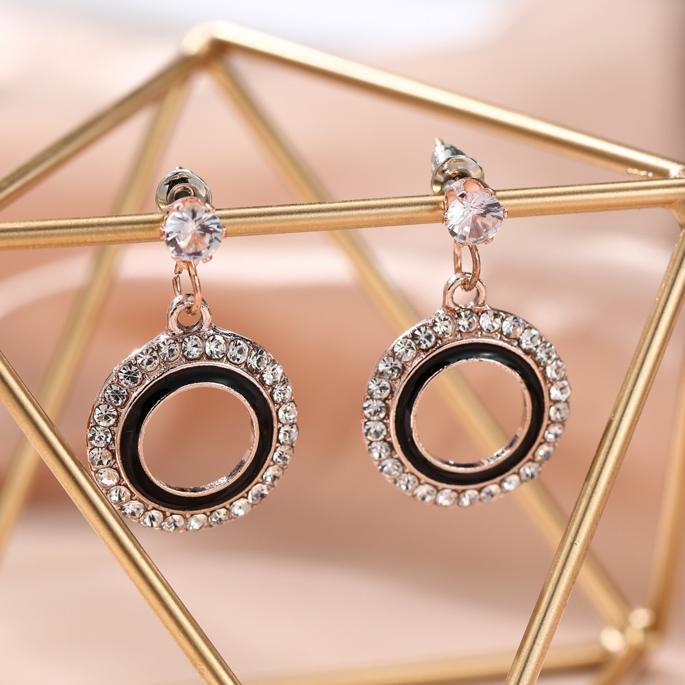 Anting bulat geometris gaya Korea yang berkilau