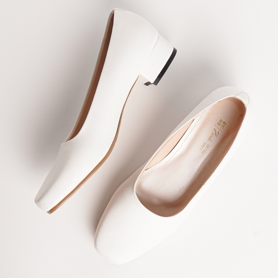 Pantofel JUMBO 41-42-43-44-45 Putih Sepatu Formal Wanita Hak 3cm Pantofel Kulit Putih Sepatu Farmasi