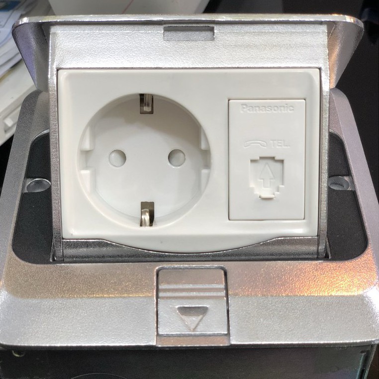 Stopkontak lantai + modul Telepon Panasonic DU5913JT-1
