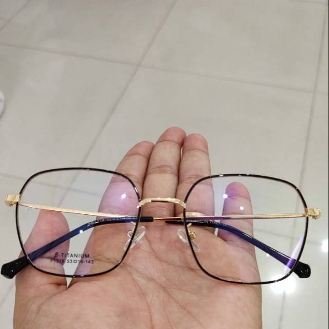 Kaca mata plus,minus,silinder, dan radiasi kekinian