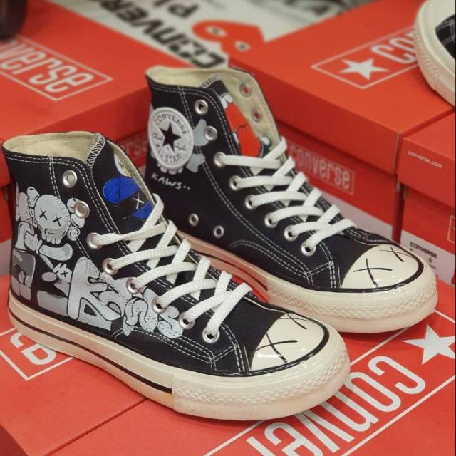Converse kaws high hitam
