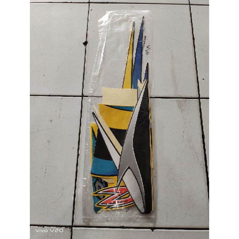 striping satria hiu kuning hitam