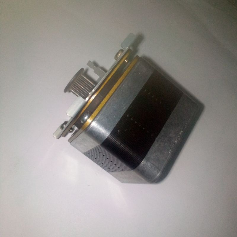 

STEPPER MOTOR FOTOCOPY TOSHIBA E-STUDIO ORIGINAL MINEBEA MATSUSHITA T8X16-02 17PM-J046-P1VS GARANSI