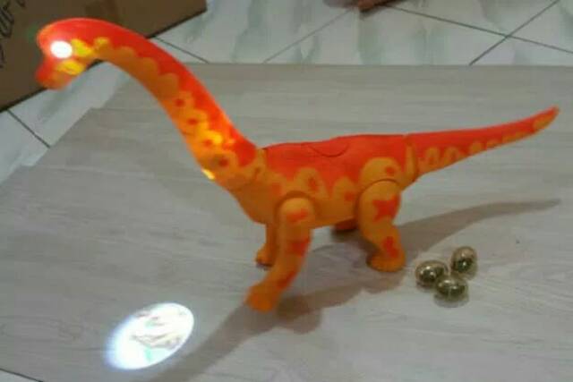 MAINAN DINOSAUR DINOSAURS VRACHIOSAURUS BERTELUR BORN EGG 6626