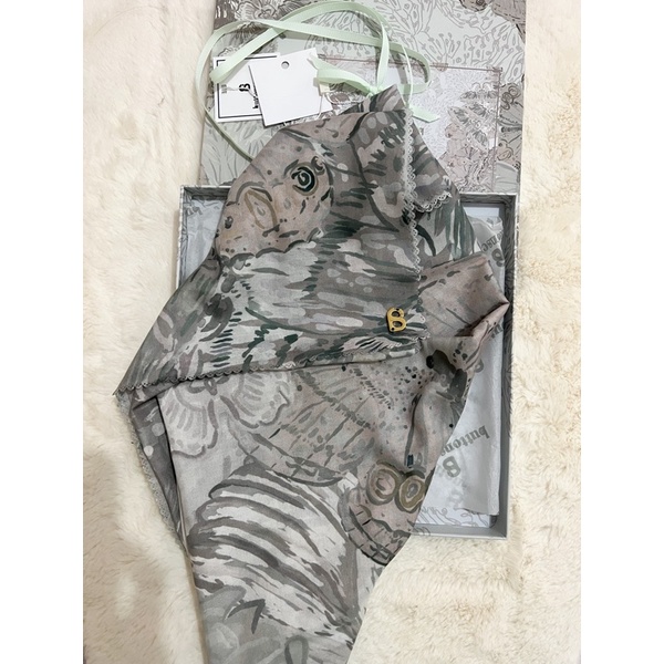 Buttonscarves Farsha Bone