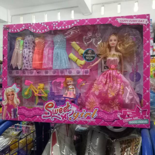 MAINAN BERBIE | BERBIE BANYAK BAJU