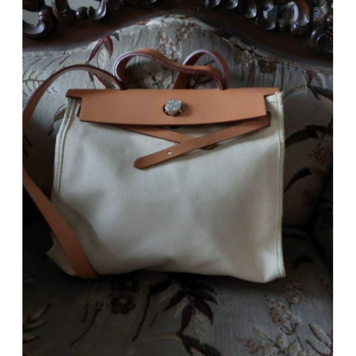 Preloved herbag Her**s size 31