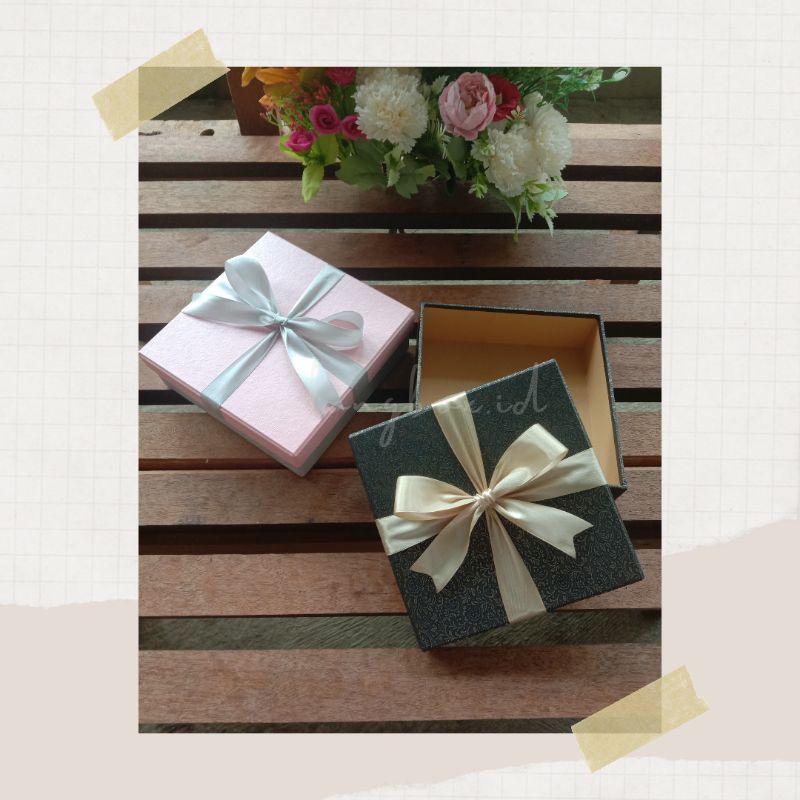 

KOTAK KADO/GIFT BOX MURAH UK. 15cm × 15cm × 5cm