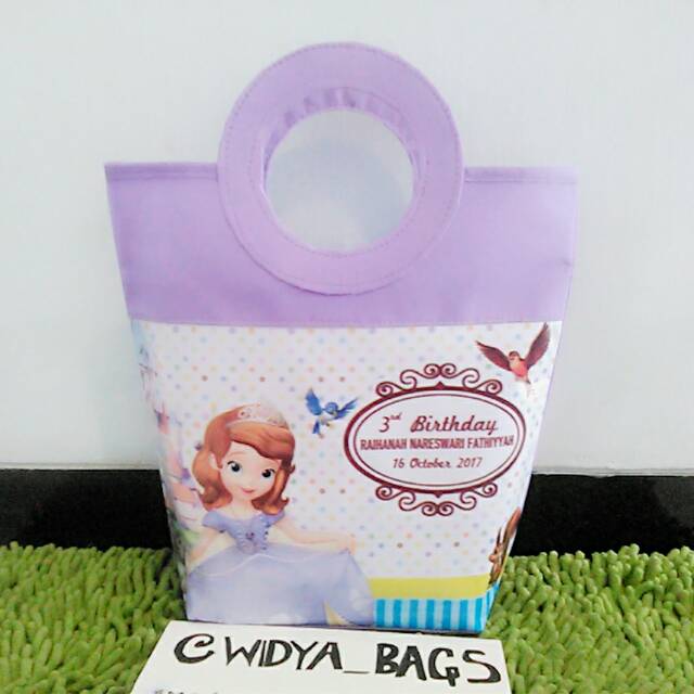 

Tas Ulang Tahun Pegangan Bulat